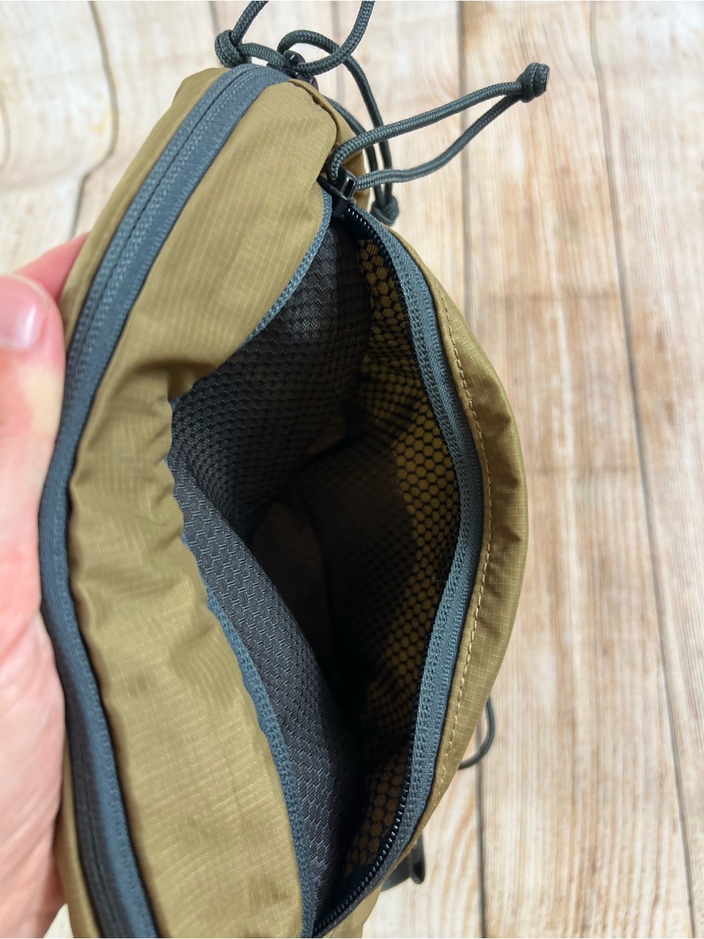Mystery Ranch In and Out Backpack Khaki Packable Daypack 19L Lightweight Bag - Picture 3 of 8